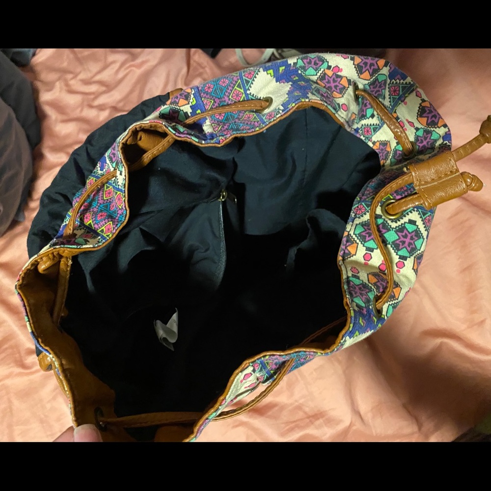 Aztec like print Backpack - Picture 4 of 4